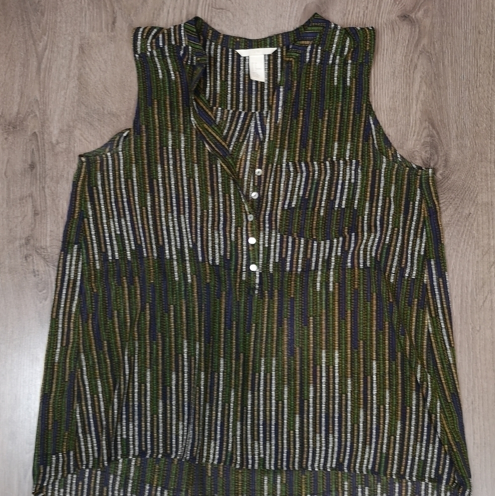 00s contemporary H&M printed sleeveless shell high low Henley blouse